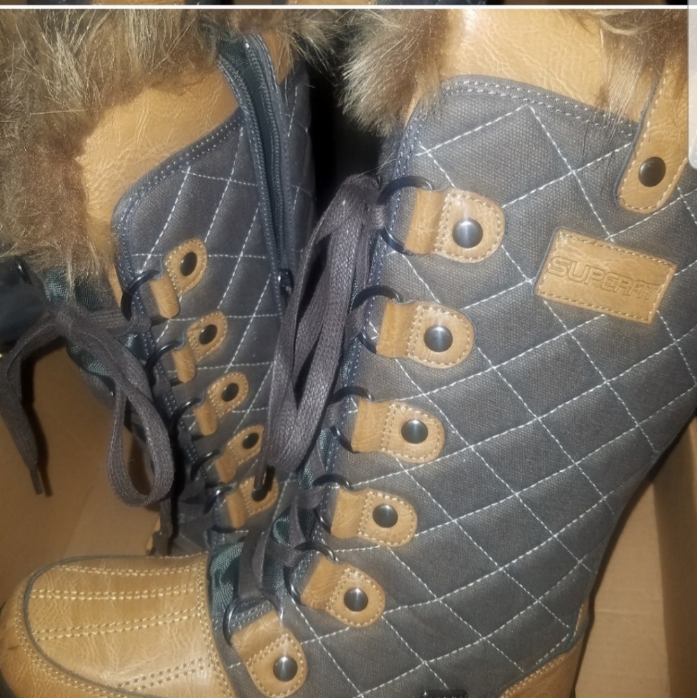 Boots for @Reidmeone (don't buy unless you're her)